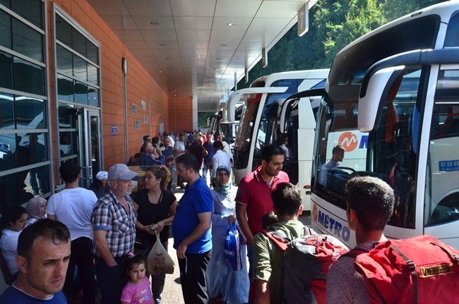 ZONGULDAK OTOBÜSÇÜLER DERNEĞİ BAŞKANI ADİL BAHADIR, ZONGULDAK BELEDİYE TERMİNALİNE ESKİ RAĞBETİN OLMADIĞINI SÖYLEDİ. (SERTAÇ ÖZDEMİR/ZONGULDAK-İHA)