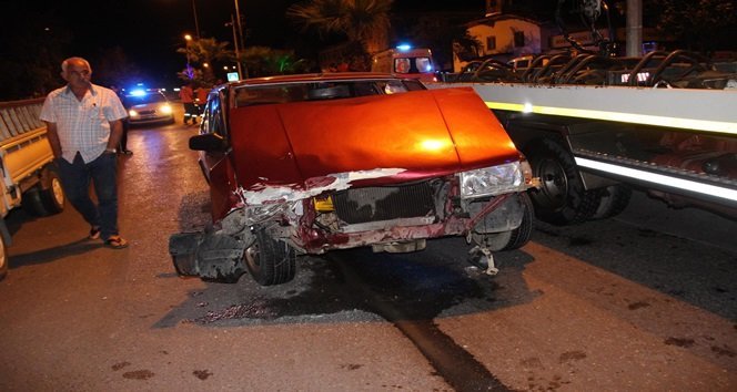 Alkollü sürücü park halindeki otomobile çarptı