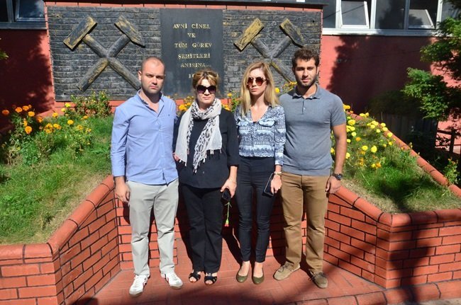 ZONGULDAK'TA BIÇAKLANARAK ÖLDÜRÜLEN TÜRKİYE TAŞKÖMÜRÜ KURUMU (TTK) ASMA İŞLETME MÜDÜRÜ AVNİ CİNEL, VEFATININ 12. YILINDA ANILDI. (SERTAÇ ÖZDEMİR/ZONGULDAK-İHA)