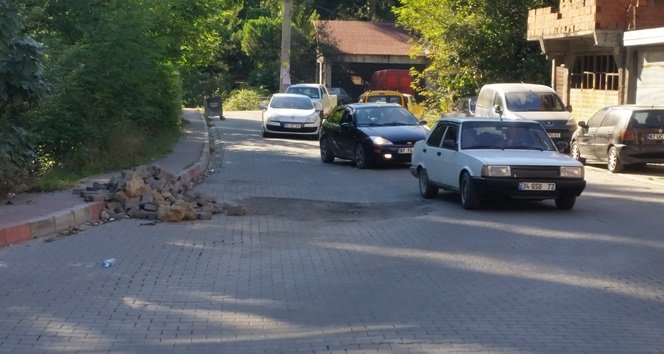 Vatandaşlardan yol tepkisi