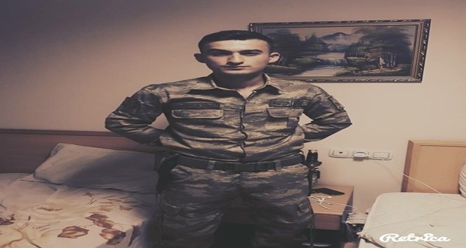 Zonguldak şehidine ağlıyor