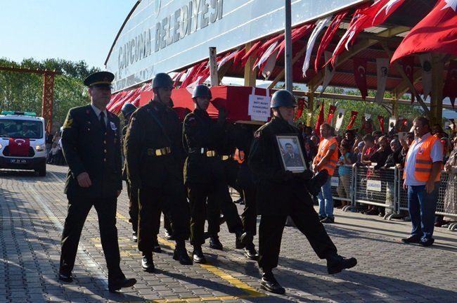 HAKKARİ ŞEMDİNLİ İLÇESİNDE PKK İLE GİRİLEN ÇATIŞMADA ZONGULDAK’IN ÇAYCUMA İLÇESİNE BAĞLI YAKADEMİRCİLER KÖYÜ’NDEN UZMAN ÇAVUŞ SACİT OLCAY KABAKLIOĞLU SON YOLCULUĞUNA UĞURLANDI. (EMRAH YILDIZ - SERTAÇ ÖZDEMİR/ZONGULDAK-İHA)