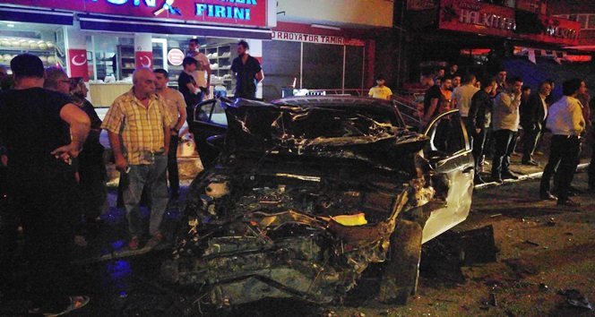 Işık ihlali yüzünden üç otomobil birbirine girdi: 1 yaralı