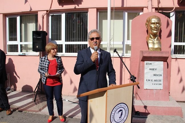 KDZ. EREĞLİ KAYMAKAMI NAZIM MADENOĞLU, 15 TEMMUZ DARBE GİRİŞİMİNİN MİLLETİN DİK DURUŞU İLE BERTARAF EDİLDİĞİNİ SÖYLEDİ. (VEDAT KILIÇ/ZONGULDAK-İHA)