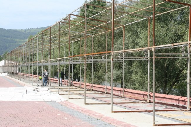 İLÇEDE YAKLAŞIK İKİ BUÇUK AY AÇIK KALAN STANTLAR SEZON İTİBARIYLA KAPANDI (FİKRİ ERDEM/ZONGULDAK-İHA)