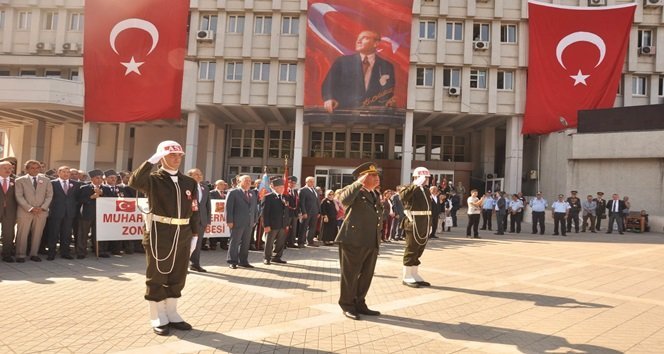 19 EYLÜL MUHARİP GAZİLER GÜNÜ MÜNASEBETİYLE VALİLİK ÖNÜNDE PROGRAM DÜZENLENDİ. (SERTAÇ ÖZDEMİR/ZONGULDAK-İHA)