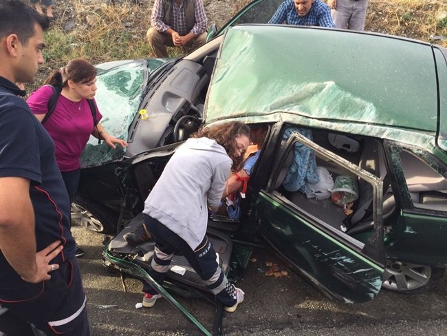 KASTAMONU'NUN TOSYA İLÇESİNDE MEYDANA GELEN TRAFİK KAZASINDA 5 KİŞİ YARALANDI. (SEDAT AĞACIKOĞLU/KASTAMONU-İHA)