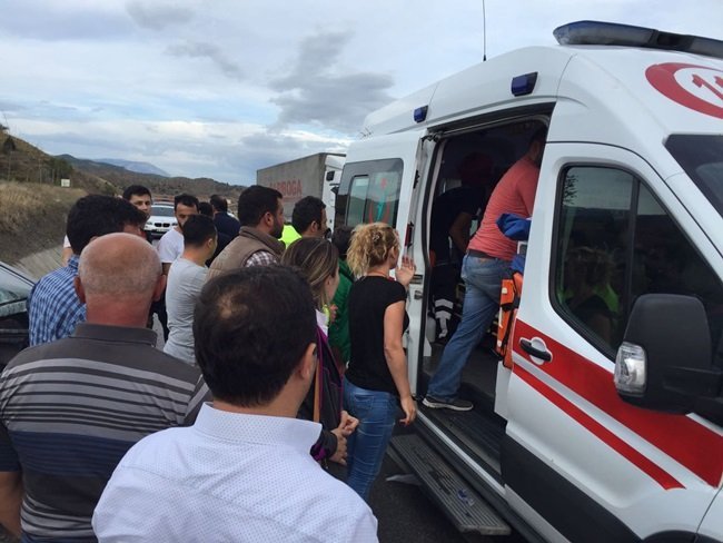 KASTAMONU'NUN TOSYA İLÇESİNDE MEYDANA GELEN TRAFİK KAZASINDA 5 KİŞİ YARALANDI. (SEDAT AĞACIKOĞLU/KASTAMONU-İHA)