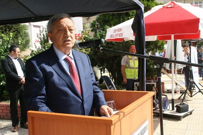 BELEDİYE BAŞKANI MUSTAFA SEMERCİ İLÇEYE DOĞALGAZIN VERİLMESİ VE BELEDİYENİN ÇALIŞMALARI HAKKINDA DAVETLİLERE ÇEŞİTLİ BİLGİLER VERDİ (İHA/ZONGULDAK-İHA)