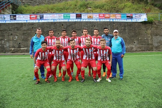 ZONGULDAK SÜPER AMATÖR KÜME FUTBOL LİGİ'NİN 2016-2017 SEZONUNUN AÇILIŞ MAÇINDA KEPEZ ÇAYLIOĞLUSPOR (FOTOĞRAFTAKİ TAKIM) BAYATSPOR KARŞI KARŞIYA GELDİ. (VEDAT KILIÇ/ZONGULDAK-İHA)
