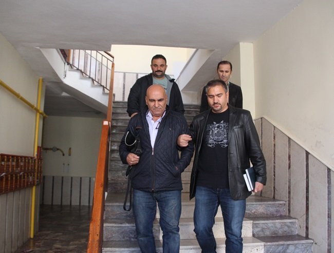 ZONGULDAK'IN EREĞLİ İLÇESİNDE ALTERNATİF TIP İLE BAZI HASTALARI TEDAVİ ETTİĞİ İLERİ SÜRÜLEN İŞ YERİ SAHİBİ HASAN HÜSEYİN E., GÖZALTINA ALINDI. (VEDAT KILIÇ/ZONGULDAK-İHA)