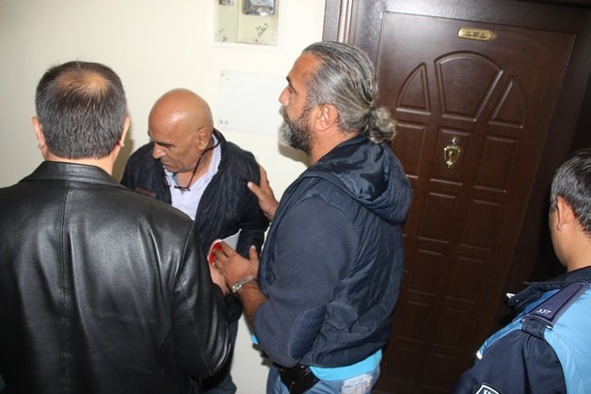 İŞ YERİ SAHİBİ HASAN HÜSEYİN E., YÜZLERCE HASTAYI İYİLEŞTİRDİĞİNİ İDDİA ETTİ. (VEDAT KILIÇ/ZONGULDAK-İHA)