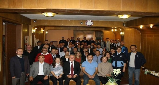 Başkan Kantarcı’ya personelden sürpriz doğum günü partisi