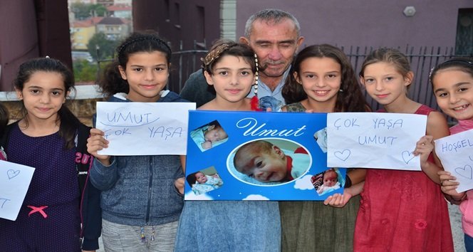 Mahalleli, Umut bebeği konfetilerle kapıda karşıladı