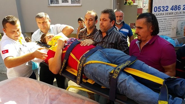 ZONGULDAK'IN EREĞLİ İLÇESİNDE MEYDANA GELEN TRAFİK KAZASINDA BİR KİŞİ YARALANDI. (VEDAT KILIÇ/ZONGULDAK-İHA)