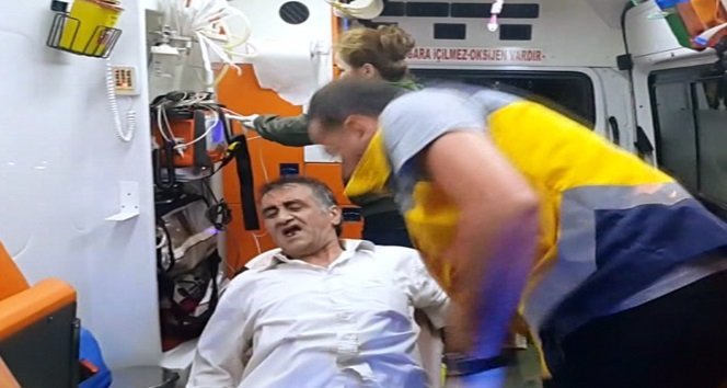 Hesabı yüksek bulunca garsonu bıçakladı