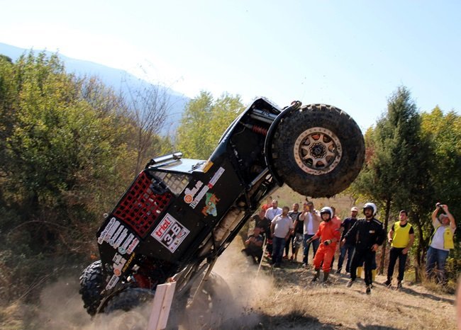 SAFRANBOLU İLÇESİ’NDE DÜZENLENEN TÜRKİYE TRİAL ŞAMPİYONASI’NIN 5. AYAK YARIŞLARININ İKİNCİ GÜNÜNDE İZLEYENLERİN HEM NEFESİNİ KESTİ, HEM DE KORKU DOLU ANLARIN YAŞANMASINA NEDEN OLDU. (YASİN ERDEM/KARABÜK-İHA)