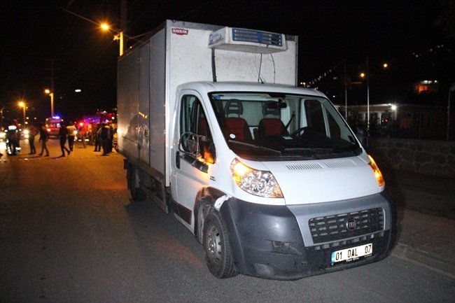 KDZ. EREĞLİ İLÇESİNDE MEYDANA GELEN TRAFİK KAZASINDA KAMYONET İLE HAFİF TİCARİ KAMYONET ÇARPIŞTI. (VEDAT KILIÇ/ZONGULDAK-İHA)