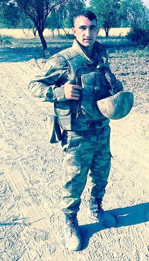 OPERASYONLARDA BARTIN’IN İMAMLAR KÖYÜNDEN KOMANDO PİYADE UZMAN ÇAVUŞ TUGAY GÜN’ÜN BACAKLARINDAN YARALANDIĞI ÖĞRENİLDİ. (MUSTAFA KURT/BARTIN-İHA)