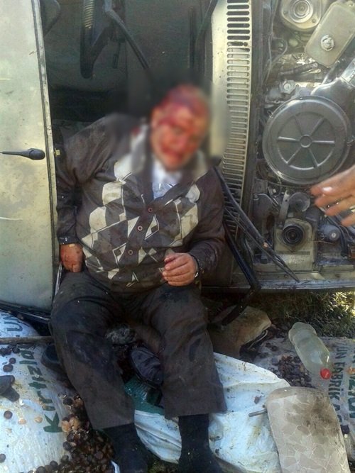 BARTIN'DA BİR OTOMOBİLİN ŞARAMPOLE UÇMASI SONUCU MEYDANA GELEN TRAFİK KAZASINDA 1 KİŞİ YARALANDI. (MUSTAFA KURT/BARTIN-İHA)