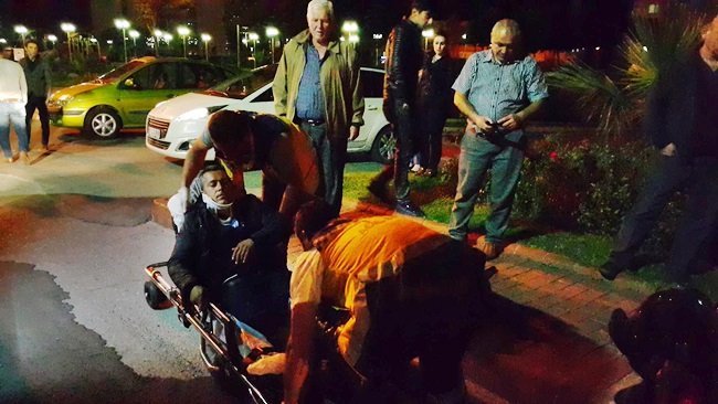 ZONGULDAK'IN EREĞLİ İLÇESİNDE MOTOSİKLET İLE OTOMOBİLİN ÇARPIŞMASI SONUCU BİR KİŞİ YARALANDI. (VEDAT KILIÇ/ZONGULDAK-İHA)