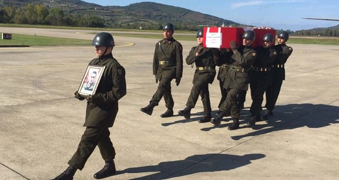 Düzceli şehidin naaşı TSK’ya ait uçakla Zonguldak’a getirildi