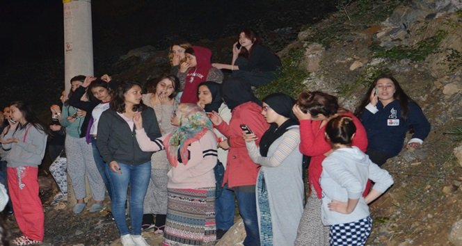Zonguldak’ta yurtta kalan kız öğrencilerin eylemi