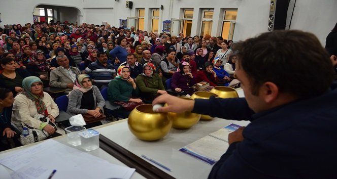 ZONGULDAK’TA TOPLUM YARARINA ÇALIŞMA PROGRAMI (TYP) KAPSAMINDA OKULLARDA “HİZMETLİ” OLARAK TALEP EDİLEN 261 KİŞİLİK KONTENJANA 4 BİN 476 KİŞİ BAŞVURDU. (ONUR ALTINDAĞ/ZONGULDAK-İHA)