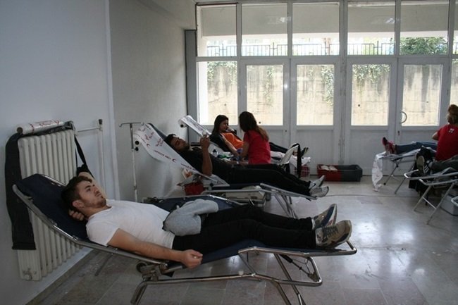 KAN BAĞIŞI KAMPANYASINDA YÜKSEKOKUL PERSONELİ VE ÖĞRENCİLER OLMAK ÜZERE TOPLAM 163 ÜNİTE KAN BAĞIŞI YAPILDI (ÖMER TEKCAN/ZONGULDAK-İHA)