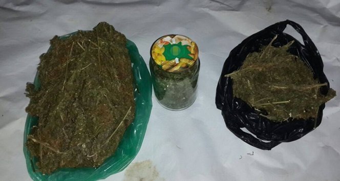 Çaycuma’da 1 kilo 150 gram esrar ele geçirildi.