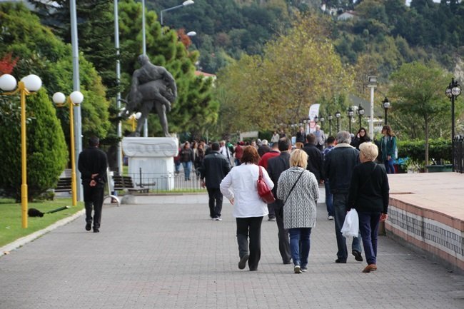 KARADENİZ AÇIKLARINDA YAŞANAN DEPREM, ZONGULDAK'IN EREĞLİ İLÇESİNDE DE HİSSEDİLDİ. (VEDAT KILIÇ/ZONGULDAK-İHA)
