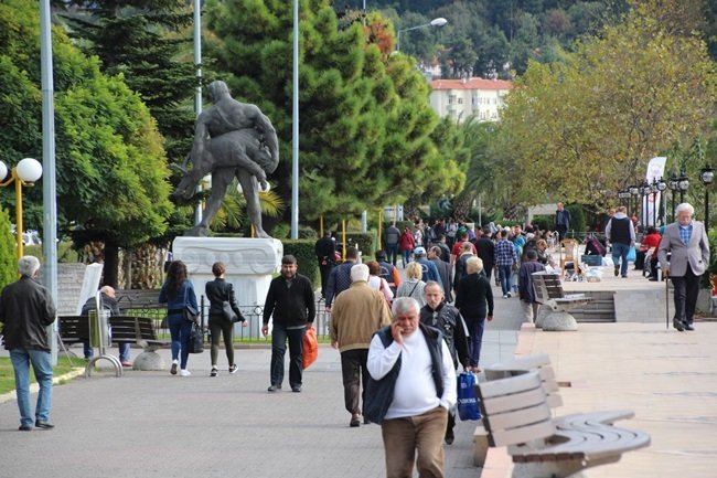 KARADENİZ AÇIKLARINDA YAŞANAN DEPREM, ZONGULDAK'IN EREĞLİ İLÇESİNDE DE HİSSEDİLDİ. (VEDAT KILIÇ/ZONGULDAK-İHA)