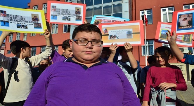 ZONGULDAK’TA 12 YAŞINDAKİ HASAN TOLGA KARAMAN, OKUL BAŞKANLIĞI İÇİN ADAY OLDUĞU SEÇİMLERDE SEÇİM KAMPANYASI İLE DİKKATLERİ ÜZERİNE ÇEKİYOR. (ONUR ALTINDAĞ - SERTAÇ ÖZDEMİR/ZONGULDAK-İHA)