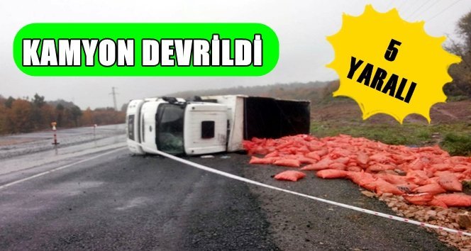 Zonguldak’ta Kömür Yüklü Kamyon Devrildi