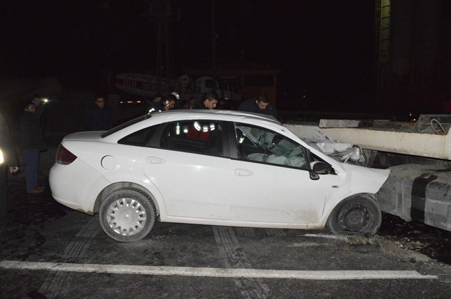 KURTARICININ ALTINA GİREN OTOMOBİLİN SÜRÜCÜSÜ SİNAN AHMETOĞLU, HAYATINI KAYBETTİ. (VEDAT YUNUS İKİZOĞLU/KASTAMONU-İHA)