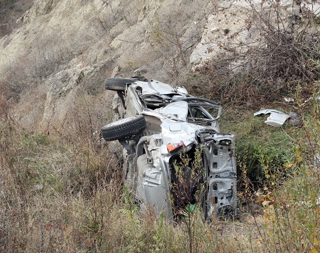 KASTAMONU'NUN TOSYA İLÇESİNDE DEREYE UÇAN OTOMOBİLİN SÜRÜCÜSÜ AĞIR YARALANDI. (SEDAT AĞACIKOĞLU/KASTAMONU-İHA)