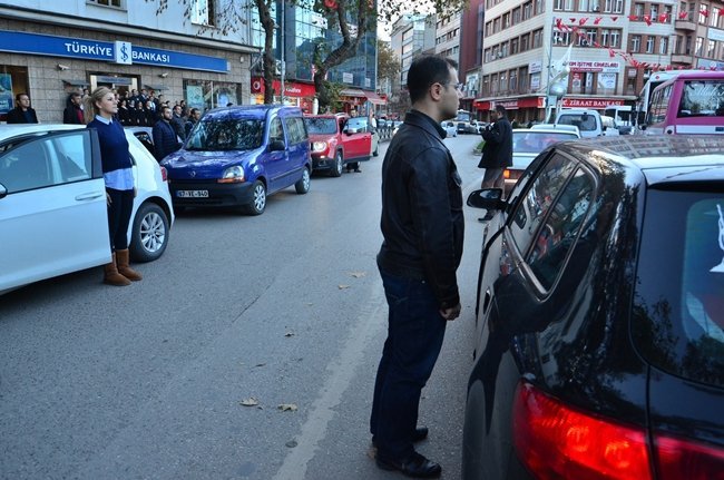 ZONGULDAK’TA ULU ÖNDER MUSTAFA KEMAL ATATÜRK, EBEDİYETE İNTİKALİNİN 78. YIL DÖNÜMÜNDE DÜZENLENEN TÖRENLE ANILDI. (ONUR ALTINDAĞ - SERTAÇ ÖZDEMİR/ZONGULDAK-İHA)