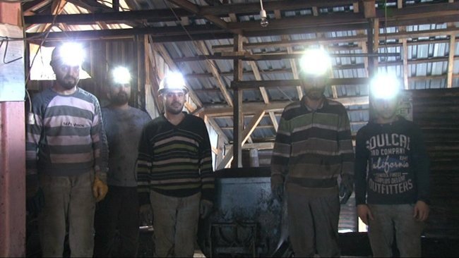 ZONGULDAK'TA MADEN İŞÇİLERİ YERİN METRELERCE ALTINDA ATATÜRK'Ü ANDILAR. (SERTAÇ ÖZDEMİR/ZONGULDAK-İHA)