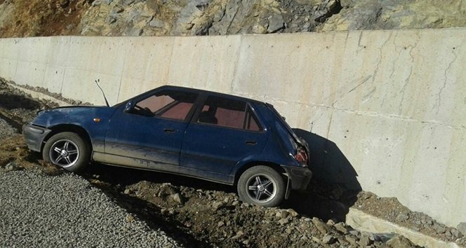 DADAY'DA MEYDANA GELEN KAZADA SÜRÜCÜ NİHAT DEMİR YARALANDI. (SERKAN YILMAZ/KASTAMONU-İHA)