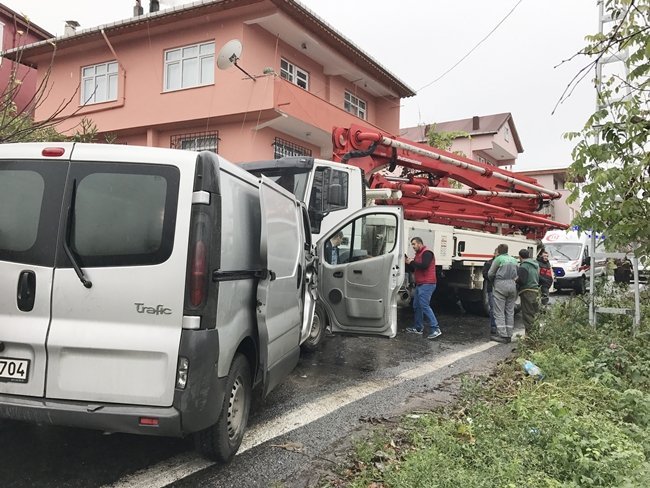 ALAPLI İLÇESİNE BAĞLI BÜYÜK TEKKE KÖYÜNDE MEYDANA GELEN TRAFİK KAZASINDA AYNI AİLEDEN 2 KİŞİ AĞIR YARALANDI. (ERTUĞRUL YÜKSEL/ZONGULDAK-İHA)