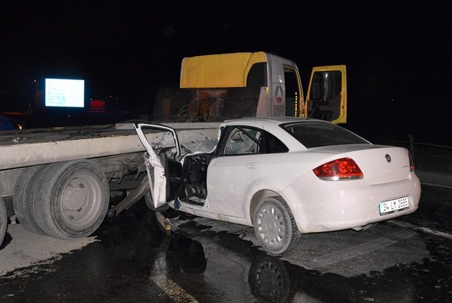 KAZA YAPAN ARAÇ KURTARICININ ALTINA GİRDİ. (VEDAT YUNUS İKİZOĞLU/KASTAMONU-İHA)