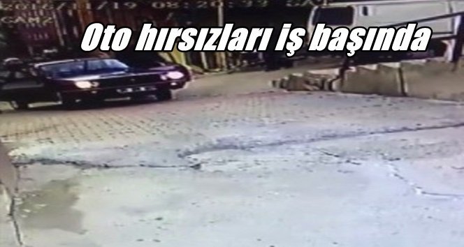 Düzce’de çalınan otomobili bırakıp kaçtılar