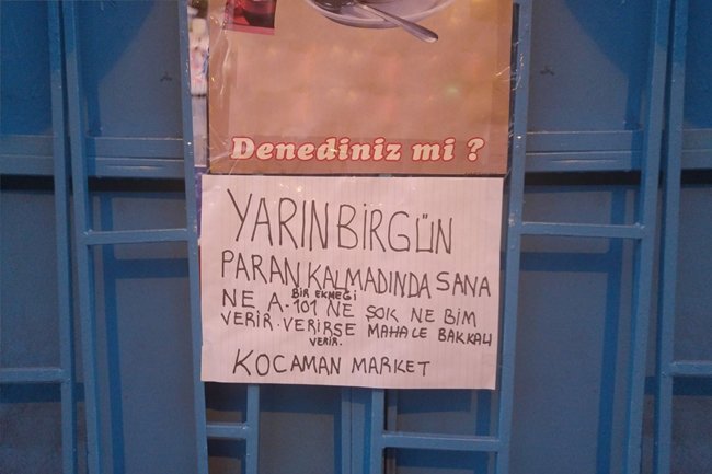 ALAPLI İLÇESİNDEKİ BİR MAHALLE BAKKALI, MÜŞTERİLERİNİ ASTIĞI İLGİNÇ BİR YAZI İLE UYARDI. (VEDAT KILIÇ/ZONGULDAK-İHA)