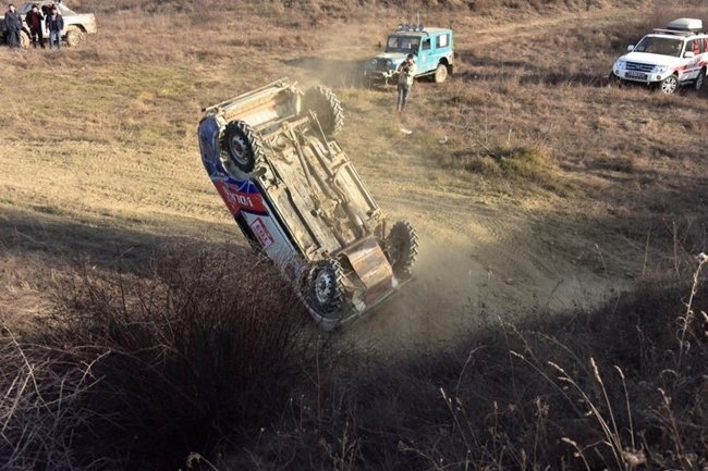 KARABÜK’TE, DÜZENLENEN OFF-ROAD YARIŞLARINDA YAMAÇ VE TEPELERDEN OLUŞAN PARKURLARDA ARAÇLARIN ZORLU MÜCADELESİ HEYECANLA İZLENDİ. (ÇETİN UZUNKARA/KARABÜK-İHA)