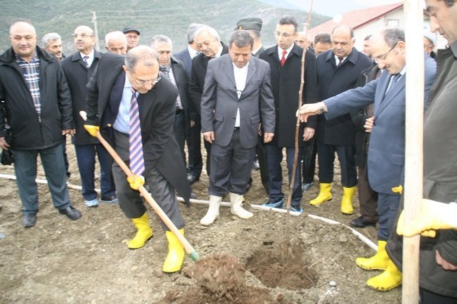 VALİ KABAN FİDAN DİKTİ (İHA/ZONGULDAK-İHA)