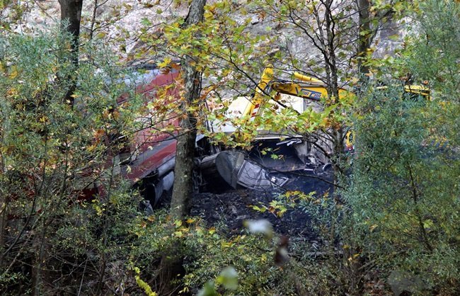 KARABÜK'TEN ÇATALAĞZI’NA KÖMÜR ALMAYA GİDEN YÜK TRENİ, AŞIRI YAĞIŞLAR SONRASI DEMİRYOLUNA KAYALARIN DÜŞMESİ NEDENİYLE RAYDAN ÇIKTI. (YASİN ERDEM/KARABÜK-İHA)