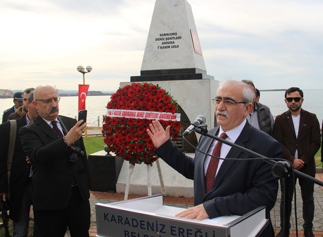 SARIKAMIŞ DENİZ ŞEHİTLERİNİ ANMA TÖRENİNDE KONUŞAN PROF. DR. BİRGÜL SÖNMEZ, HİÇ BİR KARA HAREKATININ DONANMA GÜCÜ OLMADAN BAŞARIYA ULAŞAMAYACAĞININ EN İYİ ÖRNEĞİNİN 1. DÜNYA SAVAŞINDA YAŞANDIĞINI SÖYLEDİ. (VEDAT KILIÇ/ZONGULDAK-İHA)