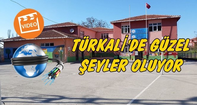 Okuldaki Akıllı Tahtalara Fiber Desteği Sağlandı