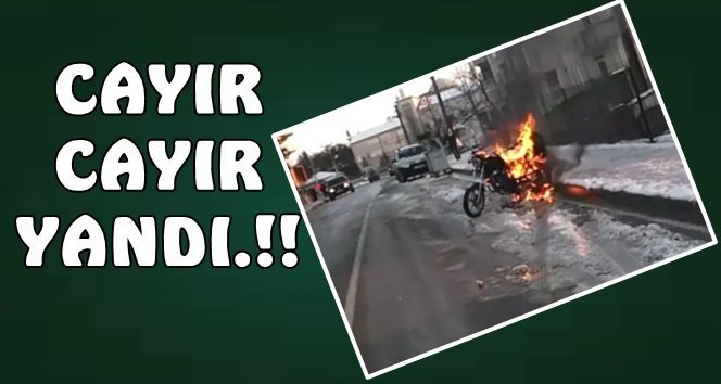 Motosiklet alev alev yandı