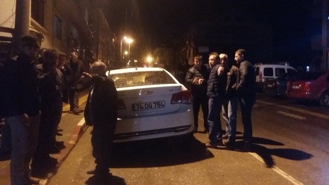 BARTIN’DA MEYDANA GELEN ZİNCİRLEME KAZADA 3 KİŞİ YARALANDI. (MUSTAFA KURT/BARTIN-İHA)